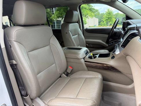 Used 2020 GMC Yukon XL SLT w/ Open Road Package AWD/4WD image 37