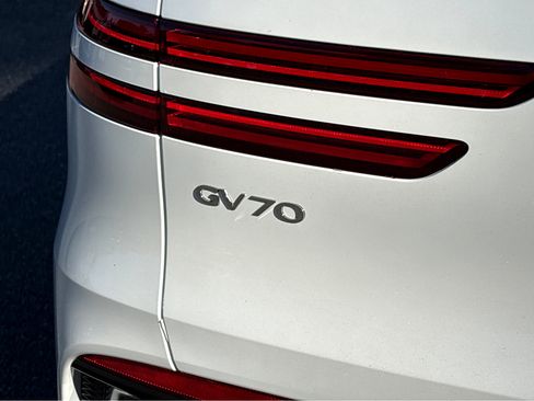 New 2026 Genesis GV70 2.5T image 30