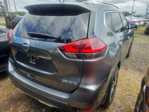 Used 2020 Nissan Rogue SV w/ Sun & Sound Touring Package image 5