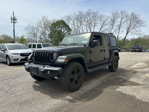 Used 2022 Jeep Wrangler Unlimited Sahara AWD/4WD image 7