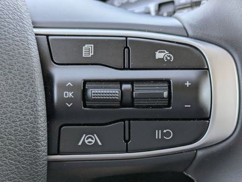 Used 2024 Kia Sportage EX image 23