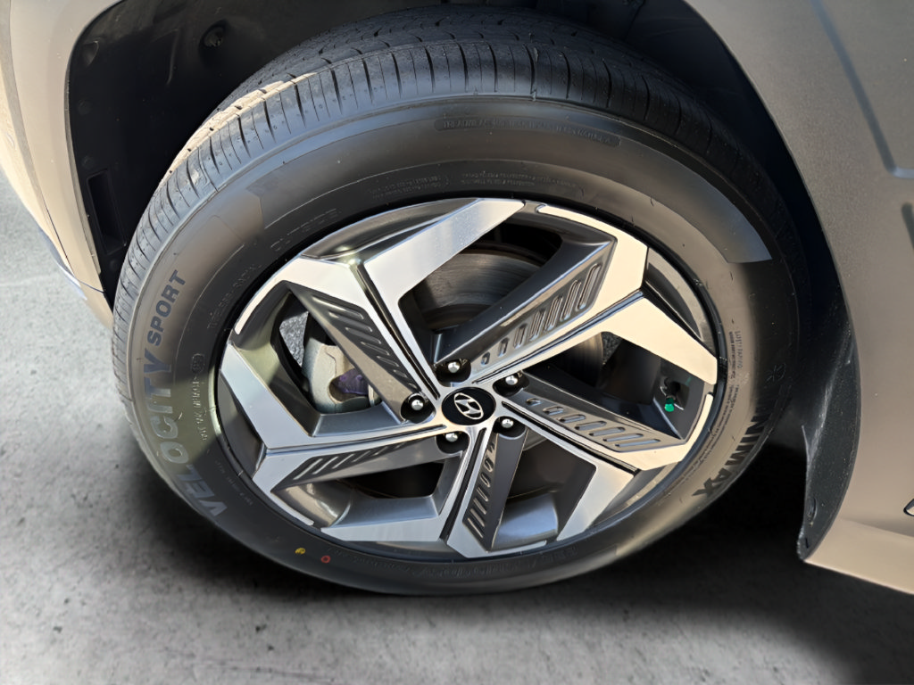 Used 2024 Hyundai Tucson Limited FWD image 43