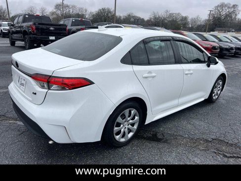 Used 2023 Toyota Corolla LE image 7