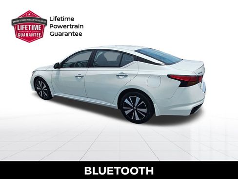 Certified 2021 Nissan Altima 2.5 SV FWD image 3