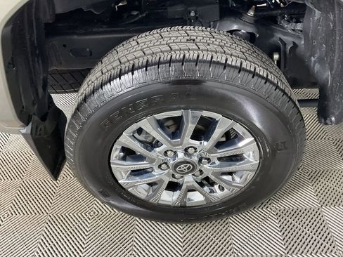 Used 2025 Toyota Tacoma Limited image 10