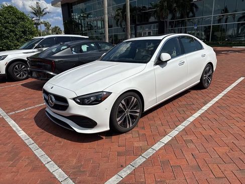 Used 2022 Mercedes-Benz C 300 4MATIC Sedan image 2