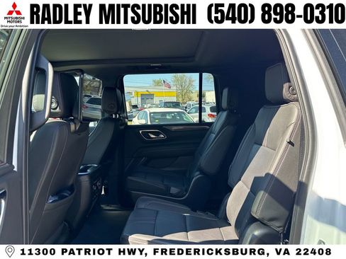 Used 2022 Chevrolet Suburban RST w/ Luxury Package image 12