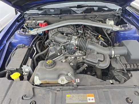 Used 2014 Ford Mustang Convertible w/ Equipment Group 102A RWD image 20