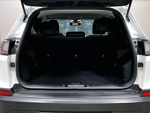 Used 2021 Jeep Cherokee Latitude Plus image 7