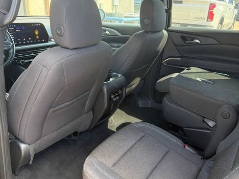 Used 2024 Chevrolet Traverse LT AWD/4WD image 5