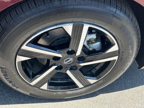 Used 2024 Nissan Sentra SV FWD image 11
