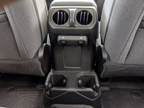 Used 2025 Jeep Wrangler Unlimited Sport AWD/4WD image 16