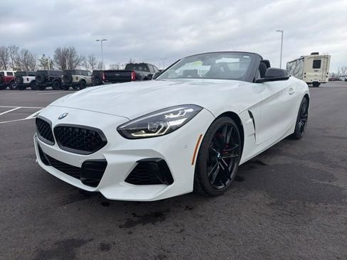 Used 2022 BMW Z4 M40i w/ Premium Package image 3