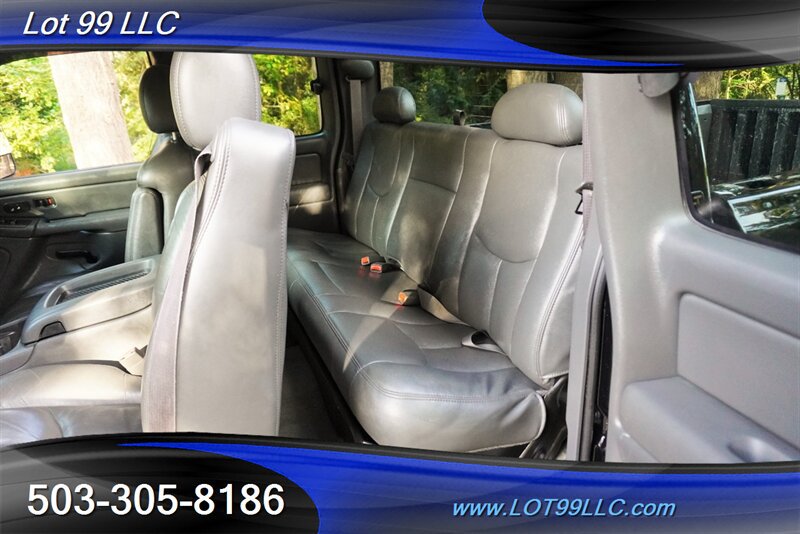 Used 2004 GMC Sierra 2500 SLT w/ Heavy-Duty Power Package AWD/4WD image 12