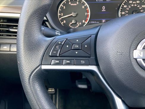 Used 2024 Nissan Altima 2.5 SV image 24