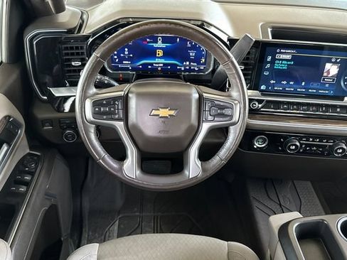 Used 2022 Chevrolet Silverado 1500 LT AWD/4WD image 13