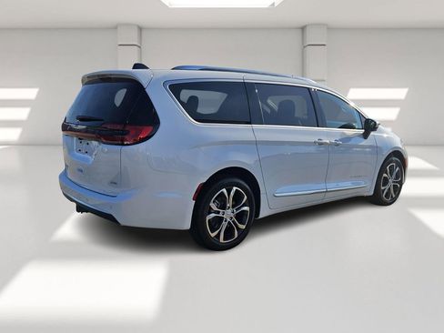New 2026 Chrysler Pacifica Pinnacle w/ Trailer Tow Group image 5