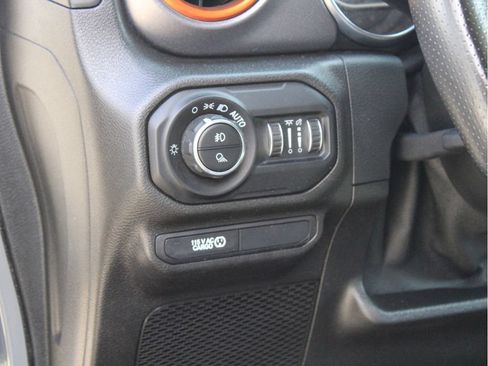 Used 2021 Jeep Gladiator Mojave AWD/4WD image 15
