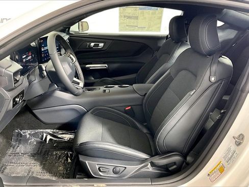 New 2025 Ford Mustang Coupe image 9