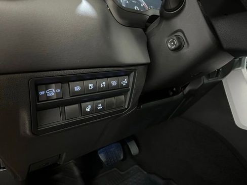 Certified 2023 Toyota Sequoia Platinum AWD/4WD image 18