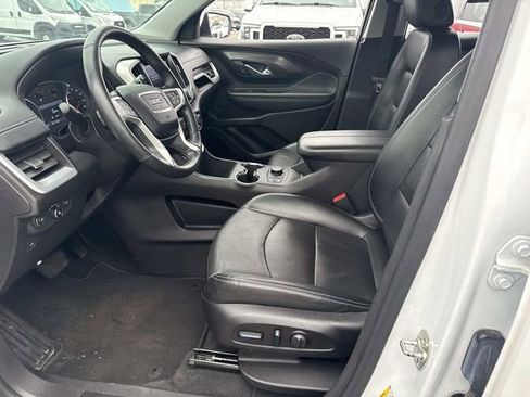 Used 2024 GMC Terrain SLT image 19