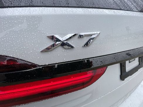 Used 2022 BMW X7 xDrive40i w/ M Sport Package AWD/4WD image 32