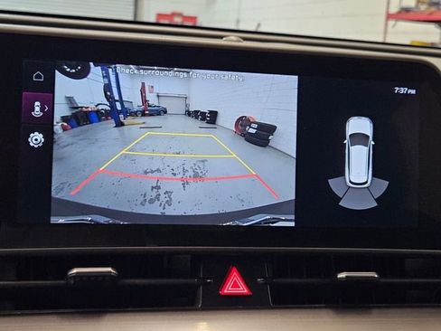 Used 2025 Kia Sportage EX image 24