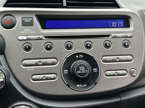 Used 2013 Honda Fit image 17