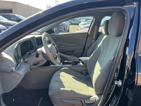 Certified 2023 Hyundai Elantra SEL w/ Cargo Package image 11