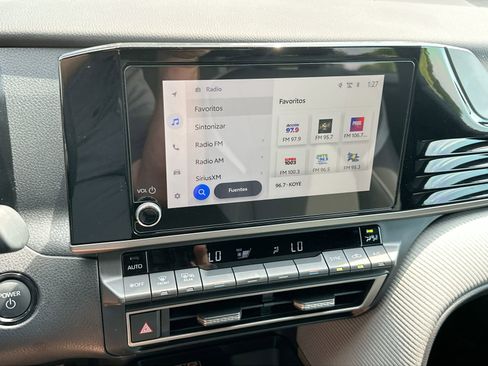 Used 2025 Toyota Camry SE image 16