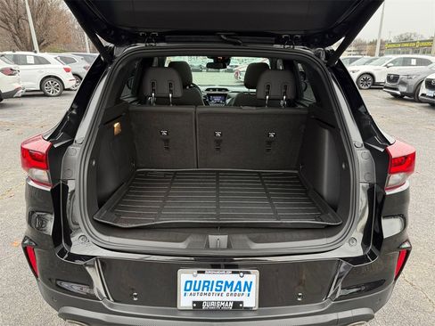 Used 2023 Chevrolet TrailBlazer RS w/ Sun and Liftgate Package image 21