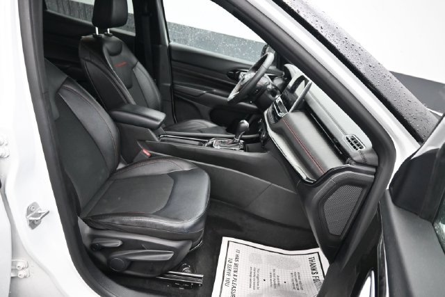 Used 2025 Jeep Compass Trailhawk AWD/4WD image 8