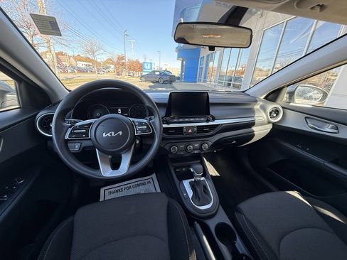Used 2023 Kia Forte LXS image 6