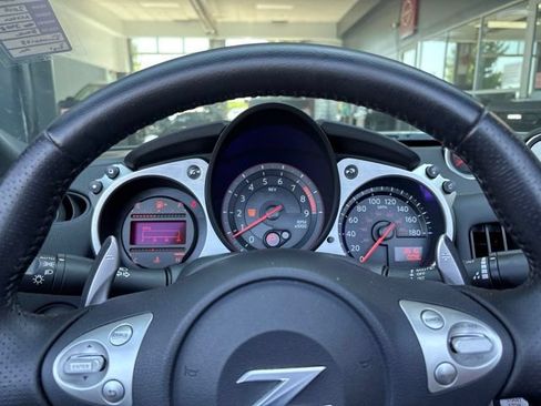 Used 2019 Nissan 370Z Touring RWD image 8