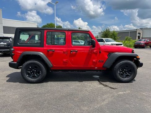 Used 2022 Jeep Wrangler Unlimited Sport AWD/4WD image 9