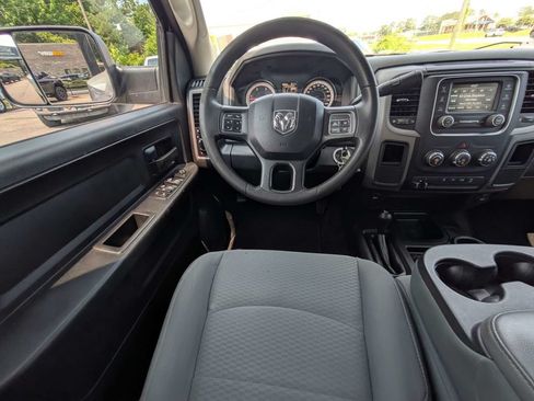 Used 2017 RAM 3500 Tradesman w/ Chrome Appearance Group AWD/4WD image 15