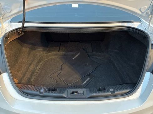 Used 2017 Ford Taurus Limited image 7