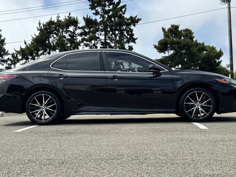 Used 2023 Toyota Camry SE FWD image 7