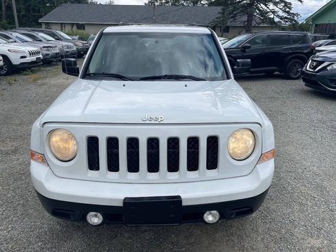 Used 2013 Jeep Patriot Latitude AWD/4WD image 2
