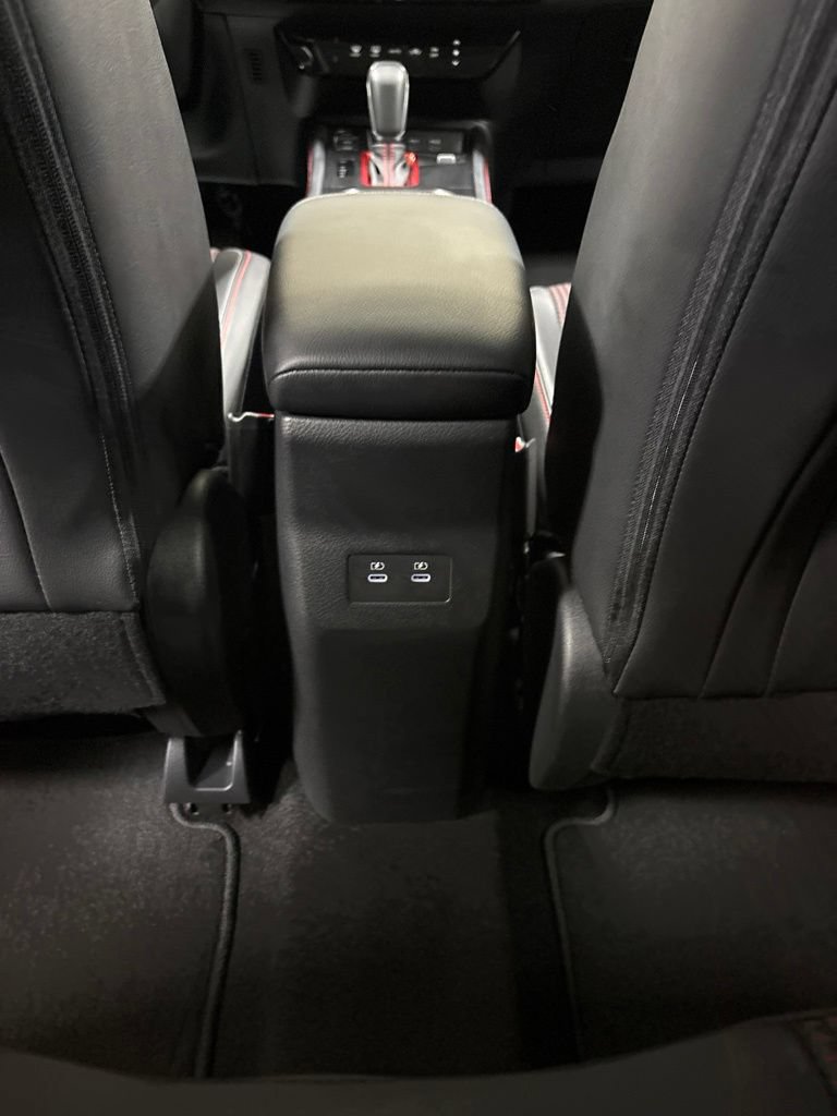 Used 2025 Nissan Kicks SR FWD image 18