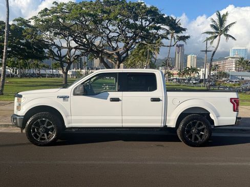 Used 2016 Ford F150 XLT w/ Trailer Tow Package RWD image 2