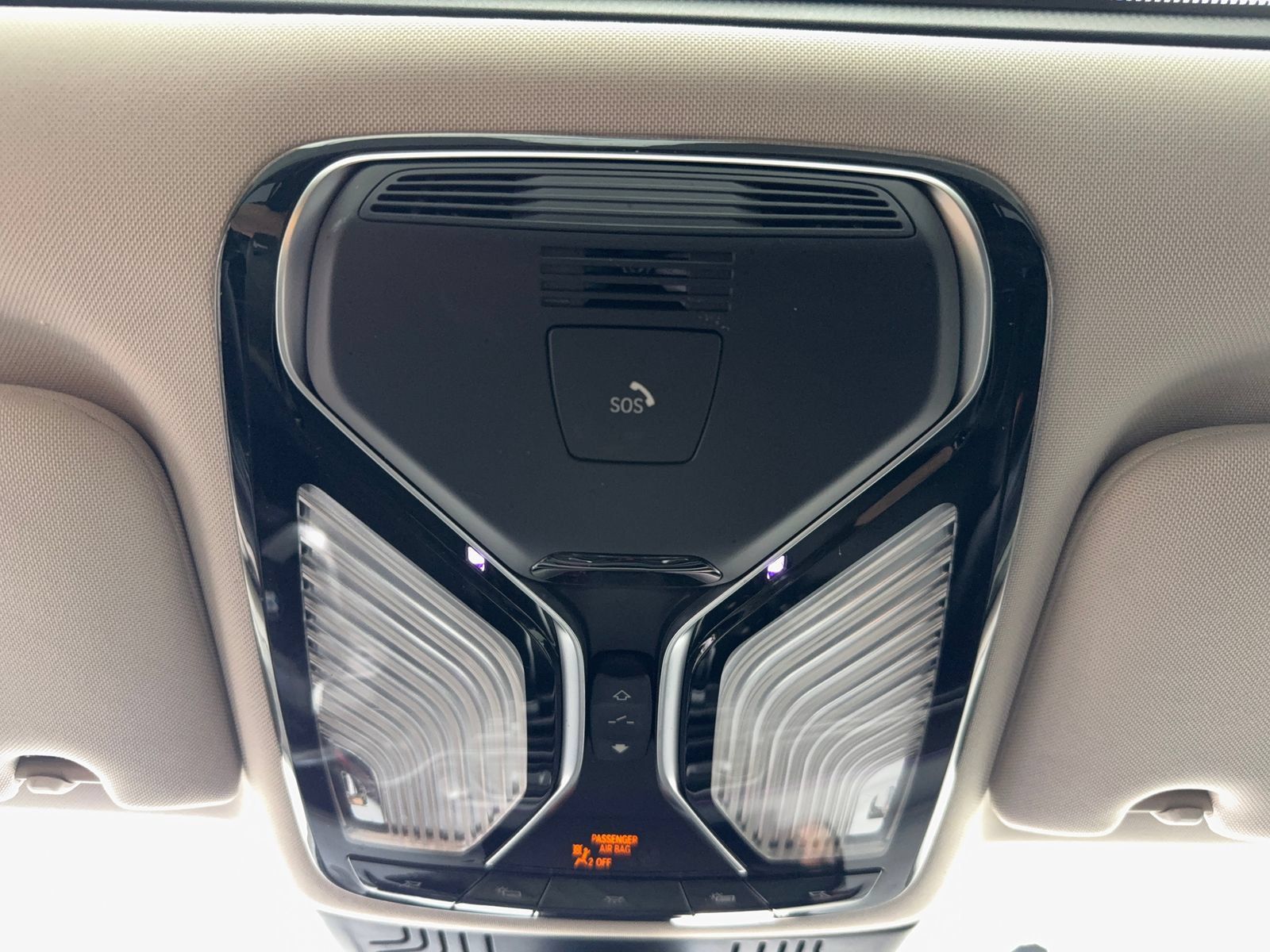 Used 2022 BMW 740i RWD image 33
