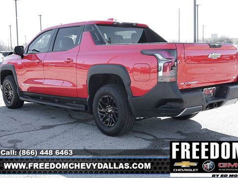 New 2025 Chevrolet Silverado EV LT image 5