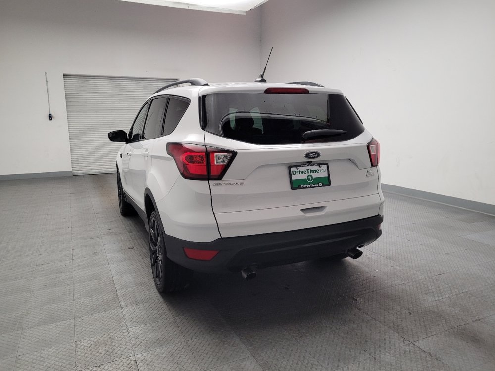 Used 2019 Ford Escape SE FWD image 6