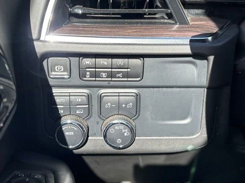 Used 2025 Chevrolet Tahoe LT AWD/4WD image 37