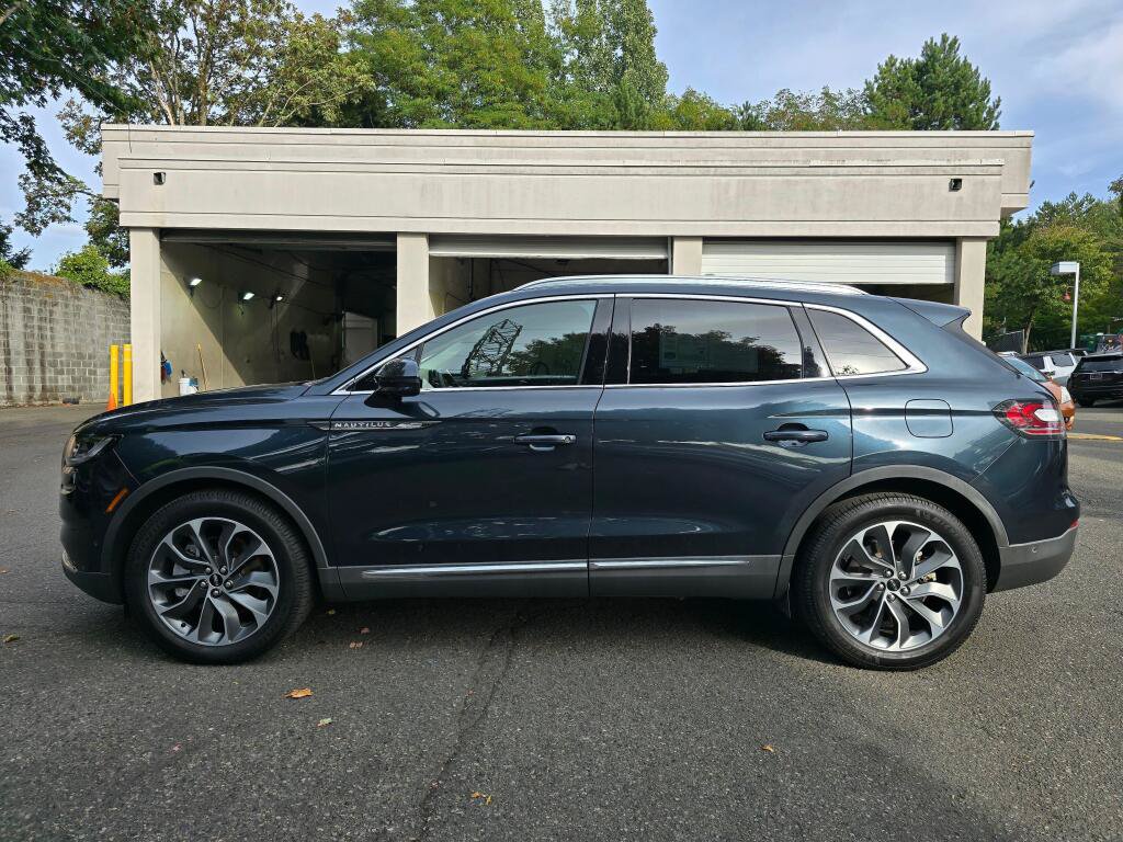 Used 2022 Lincoln Nautilus Reserve w/ Equipment Group 201A AWD/4WD image 8