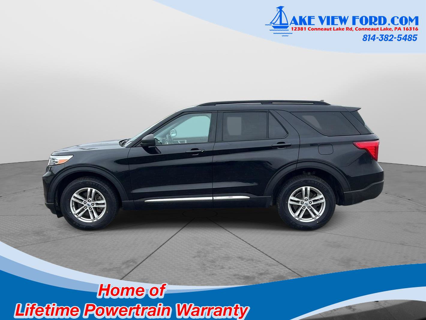 Used 2023 Ford Explorer XLT w/ Equipment Group 202A AWD/4WD image 4