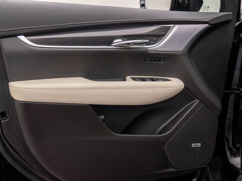 Certified 2024 Cadillac XT6 Sport w/ Technology Package image 18