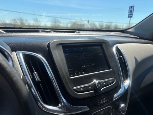 Used 2023 Chevrolet Equinox LT image 18