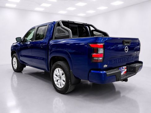 Used 2022 Nissan Frontier SV AWD/4WD image 4